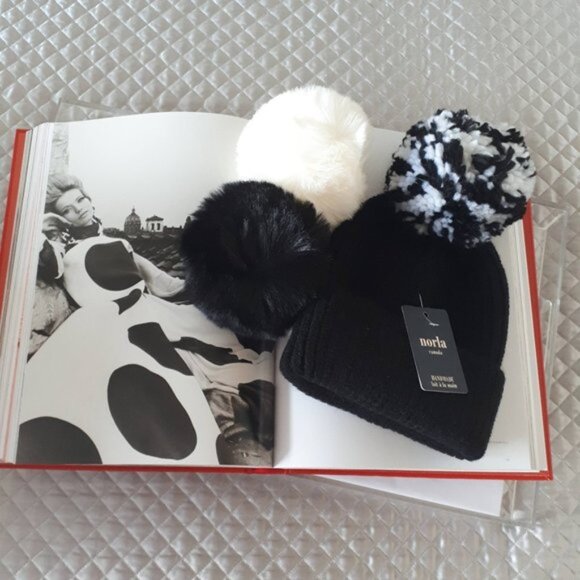 NWT / NIB Norla black beanie hat toque 3 pom pom box set